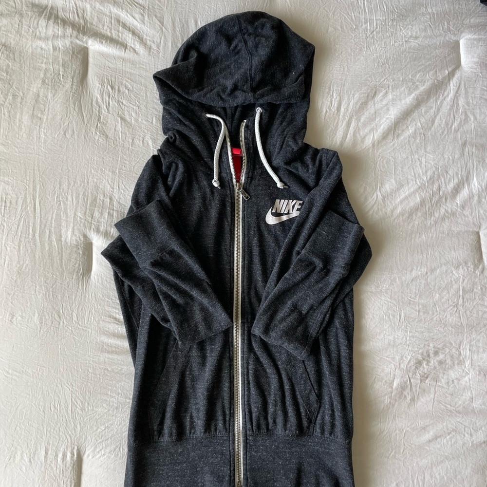 Nike black jacket size small with zipper and drawstrings
